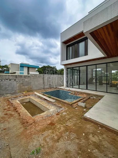 Sobrado à venda no Condomínio Ouroville em Taubaté | 4 suítes, piscina, área gourmet e vista para a Serra da Mantiqueira.: 10ª foto da galeria de imagens do imóvel
