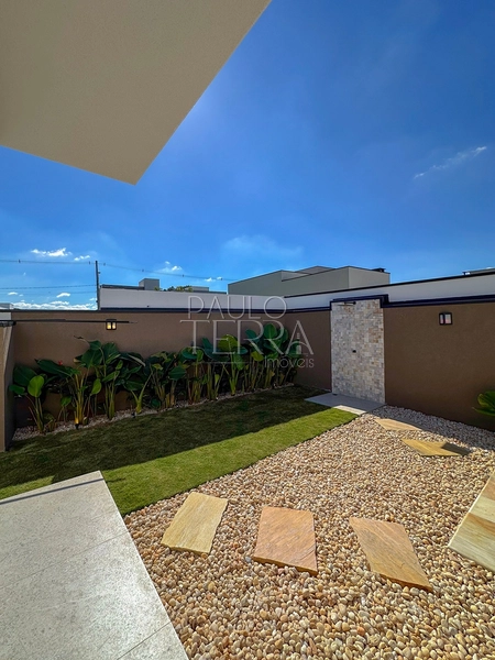 Casa térrea com 3 suítes, escritório, piscina e planejados | Condomínio Pérola do Vale em Tremembé: 3ª foto da galeria de imagens do imóvel