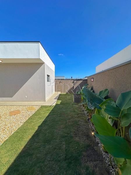 Casa térrea com 3 suítes, escritório, piscina e planejados | Condomínio Pérola do Vale em Tremembé: 6ª foto da galeria de imagens do imóvel