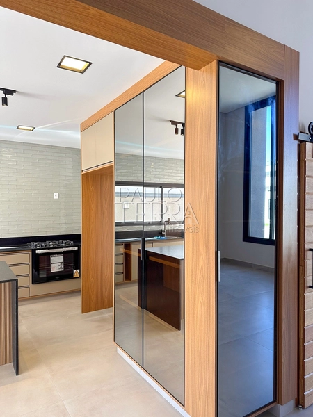 Casa térrea com 3 suítes, escritório, piscina e planejados | Condomínio Pérola do Vale em Tremembé: 27ª foto da galeria de imagens do imóvel