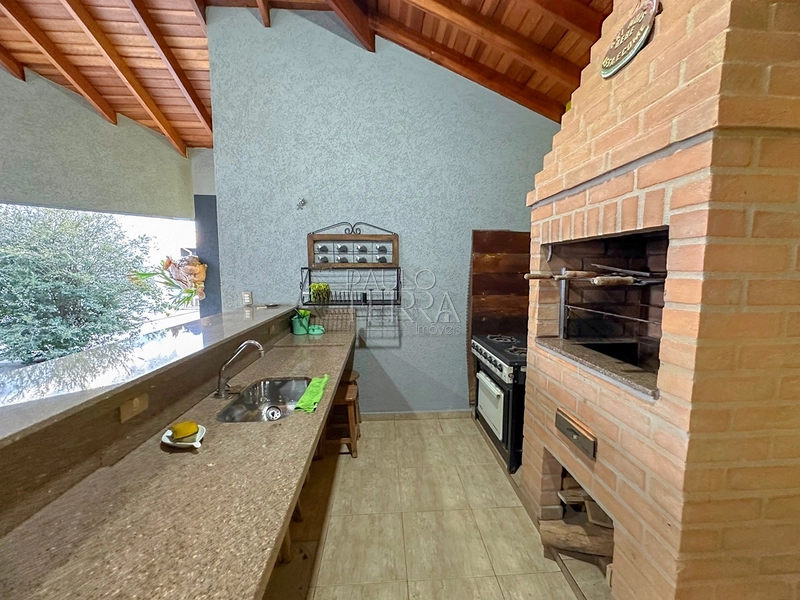 Casa à Venda no Condomínio Campos do Conde Versailles em Tremembé | 2 lotes | 3 Suítes | Piscina | Área Gourmet: 3ª foto da galeria de imagens do imóvel