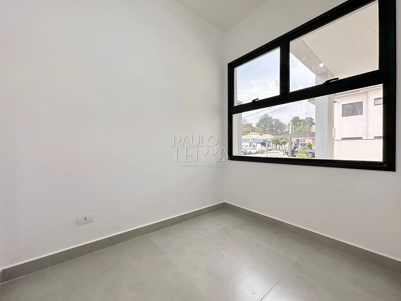 Casa em condomínio fechado em Tremembé por menos de R$ 1 milhão, com escritório, quintal para piscina e excelente padrão de acabamento.: 4ª foto da galeria de imagens do imóvel