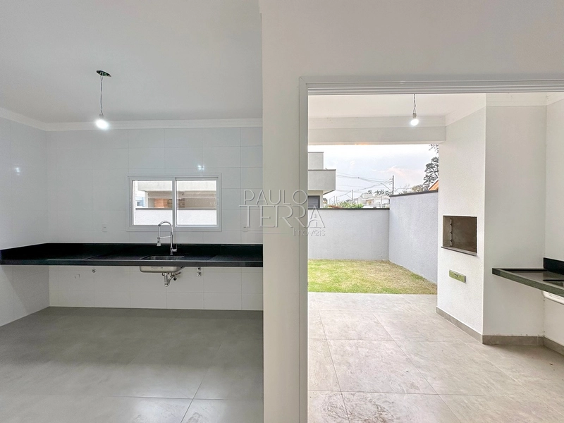 Casa em condomínio fechado em Tremembé por menos de R$ 1 milhão, com escritório, quintal para piscina e excelente padrão de acabamento.: 16ª foto da galeria de imagens do imóvel