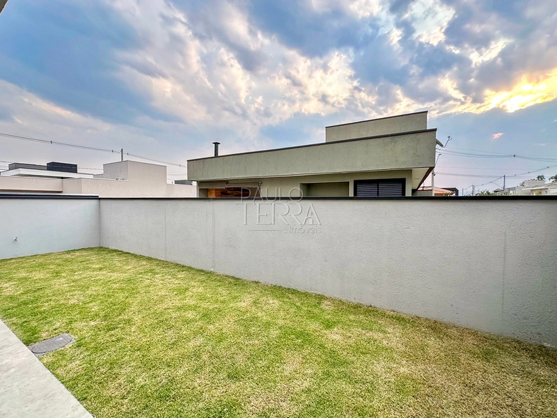 Casa em condomínio fechado em Tremembé por menos de R$ 1 milhão, com escritório, quintal para piscina e excelente padrão de acabamento.: 10ª foto da galeria de imagens do imóvel