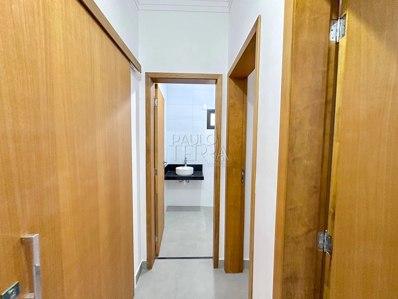 Casa em condomínio fechado em Tremembé por menos de R$ 1 milhão, com escritório, quintal para piscina e excelente padrão de acabamento.: 23ª foto da galeria de imagens do imóvel