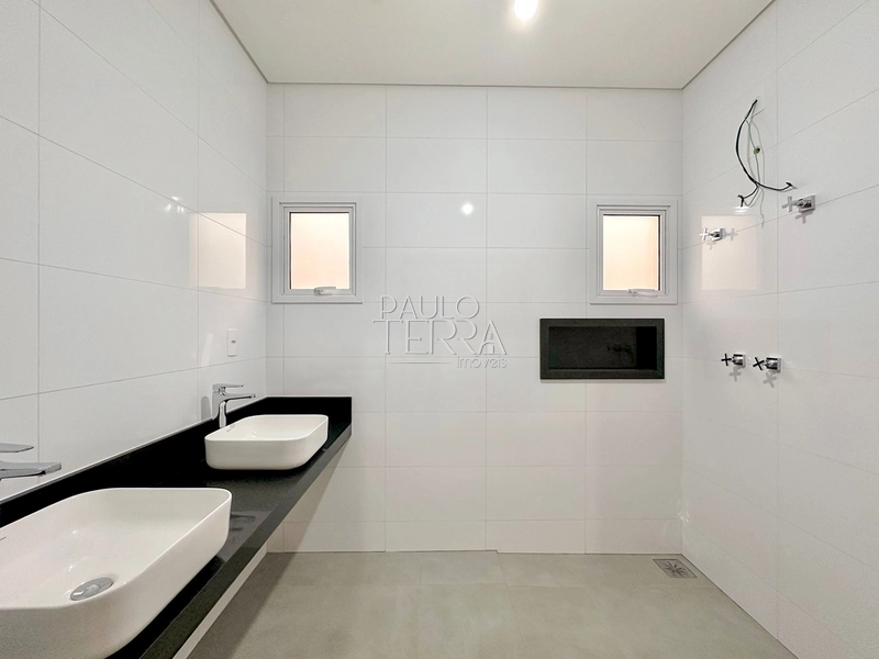 Casa em condomínio fechado em Tremembé por menos de R$ 1 milhão, com escritório, quintal para piscina e excelente padrão de acabamento.: 31ª foto da galeria de imagens do imóvel