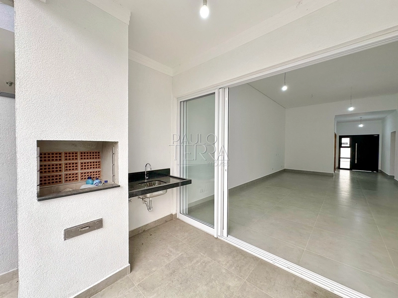 Casa em condomínio fechado em Tremembé por menos de R$ 1 milhão, com escritório, quintal para piscina e excelente padrão de acabamento.: 15ª foto da galeria de imagens do imóvel