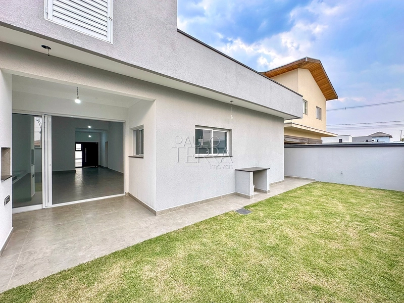 Casa em condomínio fechado em Tremembé por menos de R$ 1 milhão, com escritório, quintal para piscina e excelente padrão de acabamento.: 13ª foto da galeria de imagens do imóvel