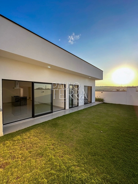 Casa térrea com quintal grande Condomínio Quinta das Palmeiras Taubaté: 17ª foto da galeria de imagens do imóvel