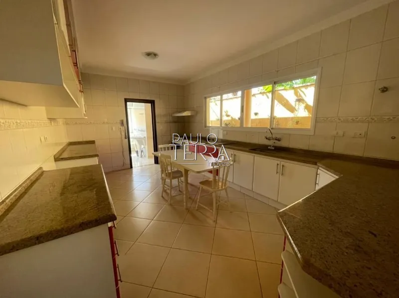 Casa no condomínio Taubaté Village, em Taubaté SP: 3ª foto da galeria de imagens do imóvel