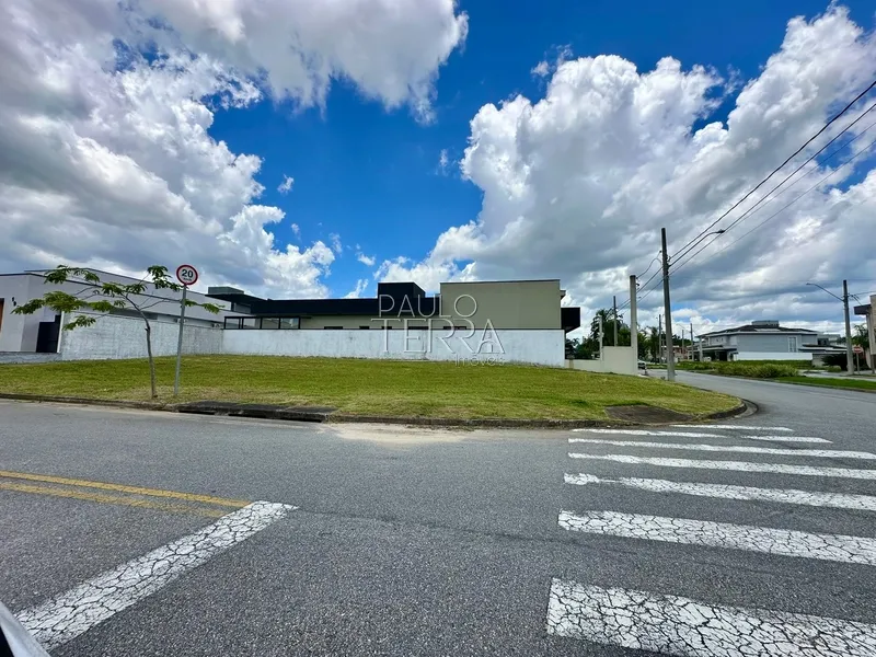 Terreno de esquina à venda no condomínio Ouroville em Taubaté SP: 3ª foto da galeria de imagens do imóvel