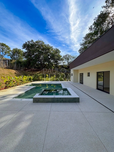 Casa Térrea Nova à Venda no Condomínio Chácaras Cataguá Taubaté | 3 Suítes, Escritório, Piscina com Spa e Terreno de 1.874m²: 22ª foto da galeria de imagens do imóvel