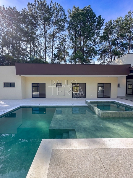 Casa Térrea Nova à Venda no Condomínio Chácaras Cataguá Taubaté | 3 Suítes, Escritório, Piscina com Spa e Terreno de 1.874m²: 80ª foto da galeria de imagens do imóvel