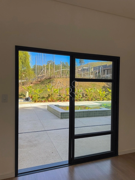 Casa Térrea Nova à Venda no Condomínio Chácaras Cataguá Taubaté | 3 Suítes, Escritório, Piscina com Spa e Terreno de 1.874m²: 58ª foto da galeria de imagens do imóvel