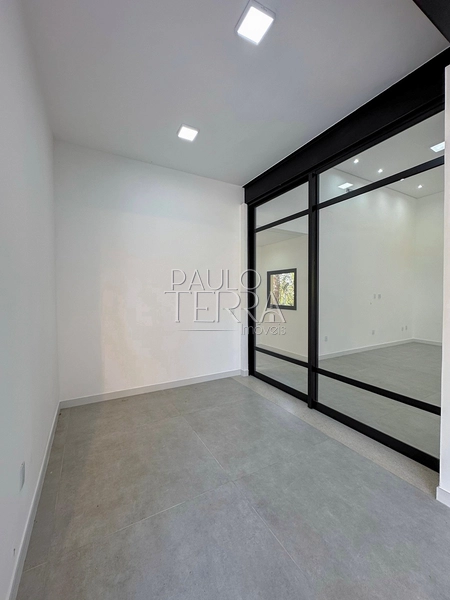 Casa Térrea Nova à Venda no Condomínio Chácaras Cataguá Taubaté | 3 Suítes, Escritório, Piscina com Spa e Terreno de 1.874m²: 37ª foto da galeria de imagens do imóvel