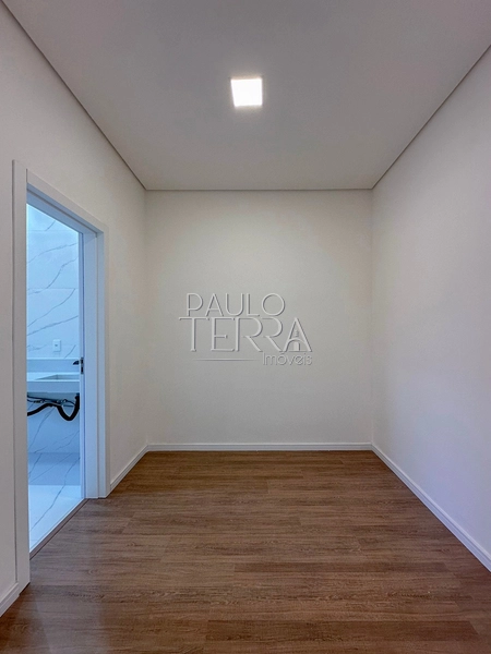 Casa Térrea Nova à Venda no Condomínio Chácaras Cataguá Taubaté | 3 Suítes, Escritório, Piscina com Spa e Terreno de 1.874m²: 68ª foto da galeria de imagens do imóvel