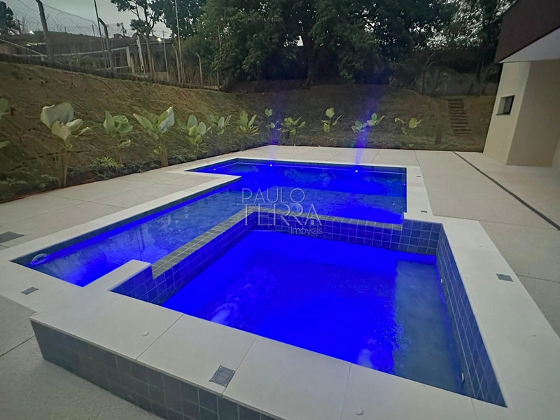 Casa Térrea Nova à Venda no Condomínio Chácaras Cataguá Taubaté | 3 Suítes, Escritório, Piscina com Spa e Terreno de 1.874m²: 4ª foto da galeria de imagens do imóvel