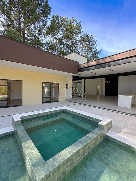 Casa Térrea Nova à Venda no Condomínio Chácaras Cataguá Taubaté | 3 Suítes, Escritório, Piscina com Spa e Terreno de 1.874m²: 36ª foto da galeria de imagens do imóvel