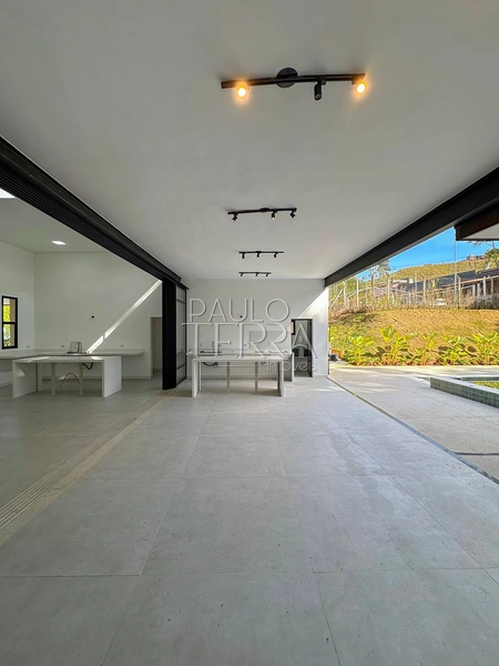 Casa Térrea Nova à Venda no Condomínio Chácaras Cataguá Taubaté | 3 Suítes, Escritório, Piscina com Spa e Terreno de 1.874m²: 14ª foto da galeria de imagens do imóvel