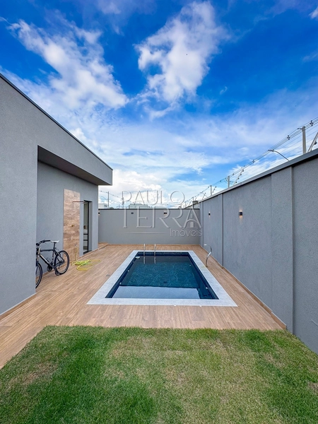 Casa térrea com piscina e quintal à venda no Condomínio Pérola do Vale em Tremembé | 3 quartos (1 suíte): 16ª foto da galeria de imagens do imóvel