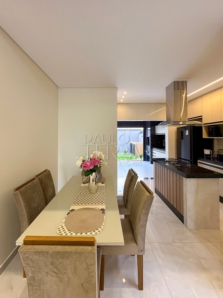 Casa térrea com piscina e quintal à venda no Condomínio Pérola do Vale em Tremembé | 3 quartos (1 suíte): 8ª foto da galeria de imagens do imóvel