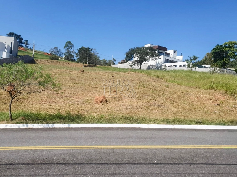 Terreno à Venda no Condomínio Campos do Conde Taubaté | 643,76 m² | Em Frente à Área de Lazer: 1ª foto da galeria de imagens do imóvel