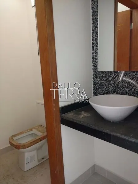 Sobrado com quintal e 3 dormitórios - Condomínio fechado em Taubaté SP: 3ª foto da galeria de imagens do imóvel