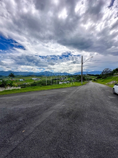 Terreno à Venda no Condomínio Village da Serra em Tremembé | 1.681 m² | Vista para Serra da Mantiqueira: 11ª foto da galeria de imagens do imóvel