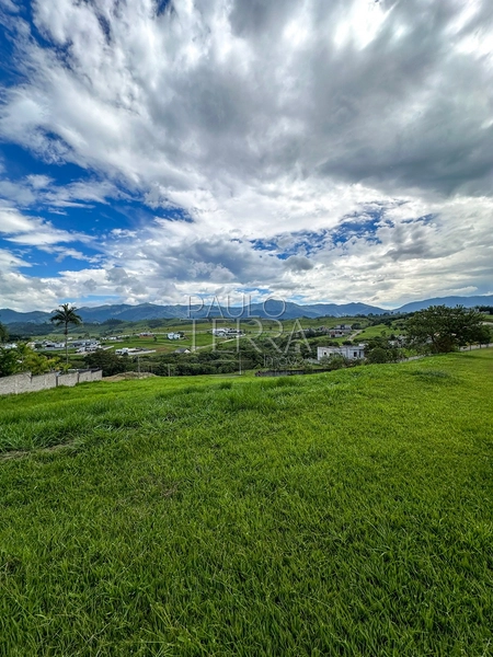 Terreno à Venda no Condomínio Village da Serra em Tremembé | 1.681 m² | Vista para Serra da Mantiqueira: 5ª foto da galeria de imagens do imóvel