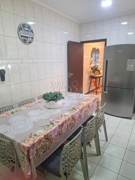 Sobrado à venda no bairro Vila São José em Taubaté | 3 dormitórios (1 suíte) e área gourmet : 6ª foto da galeria de imagens do imóvel