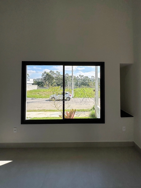 Casa nova em condomínio completo em Taubaté | 3 quartos, área gourmet e quintal gramado: 5ª foto da galeria de imagens do imóvel