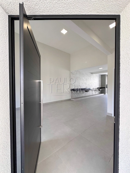 Casa nova em condomínio completo em Taubaté | 3 quartos, área gourmet e quintal gramado: 2ª foto da galeria de imagens do imóvel