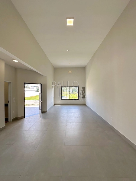 Casa nova em condomínio completo em Taubaté | 3 quartos, área gourmet e quintal gramado: 4ª foto da galeria de imagens do imóvel