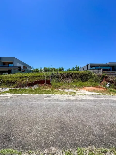 Terreno à Venda no Condomínio Village da Serra – Tremembé/SP: 1ª foto da galeria de imagens do imóvel