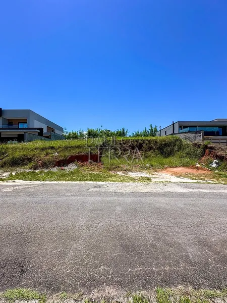 Terreno à Venda no Condomínio Village da Serra – Tremembé/SP: 3ª foto da galeria de imagens do imóvel