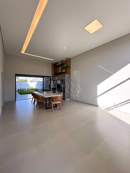 Casa térrea moderna à venda em Tremembé no Condomínio Pérola do Vale | 3 Suítes, Área Gourmet, Escritório, Quintal e Planejados: 2ª foto da galeria de imagens do imóvel