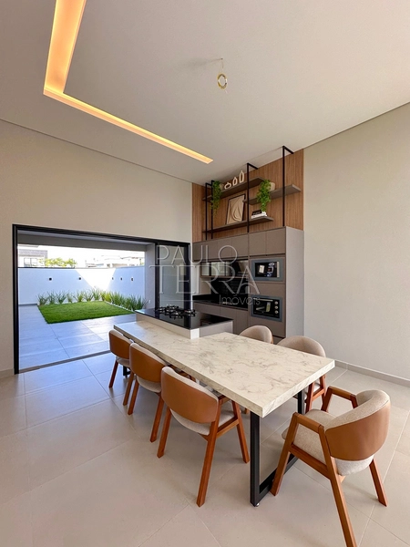 Casa térrea moderna à venda em Tremembé no Condomínio Pérola do Vale | 3 Suítes, Área Gourmet, Escritório, Quintal e Planejados: 3ª foto da galeria de imagens do imóvel