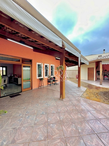 Casa térrea no Condomínio Taubaté Village em Taubaté SP: 2ª foto da galeria de imagens do imóvel