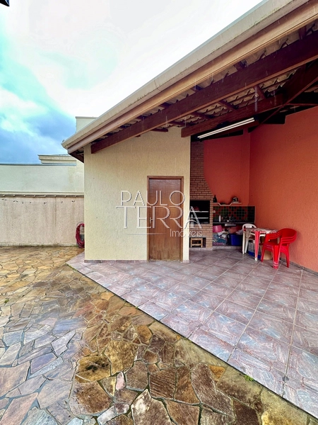 Casa térrea no Condomínio Taubaté Village em Taubaté SP: 3ª foto da galeria de imagens do imóvel