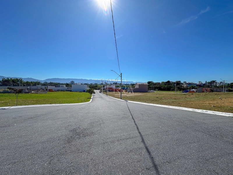 Terreno à venda no Condomínio Colinas do Sol em Tremembé | 250 m², plano e vista para serra: 8ª foto da galeria de imagens do imóvel