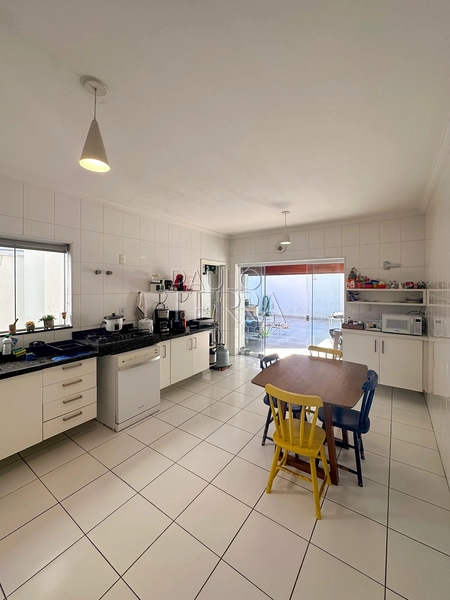 Casa térrea com 4 suítes à venda no Condomínio Taubaté Village em Taubaté, com piscina, área gourmet e excelente planta: 19ª foto da galeria de imagens do imóvel
