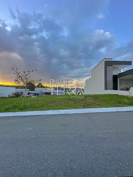 Terreno plano 250 m2 em Condomínio com área de lazer - Taubaté/SP: 1ª foto da galeria de imagens do imóvel