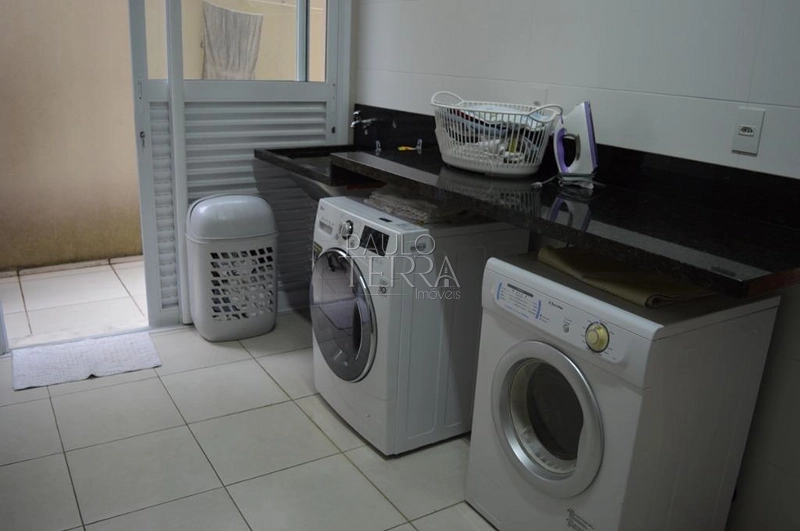 Sobrado de Alto Padrão à Venda no Taubaté Village | 4 Suítes, Escritório, Piscina e Área Gourmet: 35ª foto da galeria de imagens do imóvel