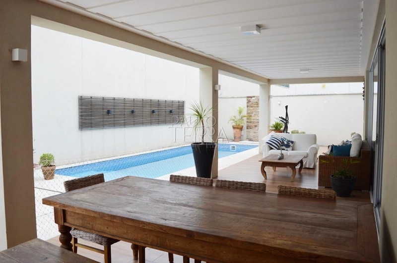Sobrado de Alto Padrão à Venda no Taubaté Village | 4 Suítes, Escritório, Piscina e Área Gourmet: 17ª foto da galeria de imagens do imóvel