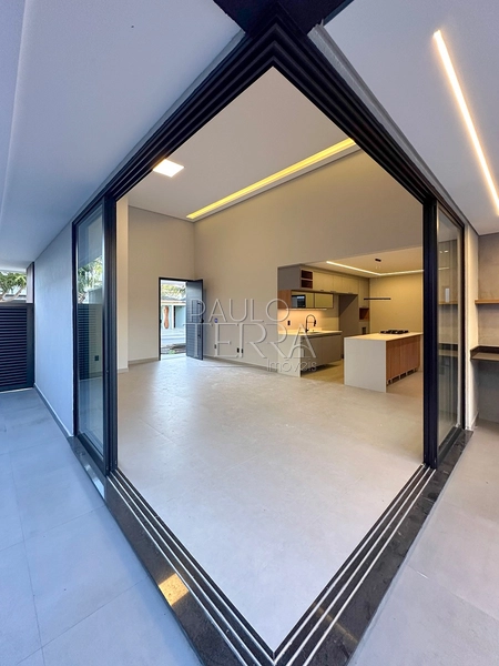 Casa térrea nova à venda no Condomínio Ouroville em Taubaté | 3 suítes, escritório, área gourmet e quintal preparado para piscina.: 17ª foto da galeria de imagens do imóvel