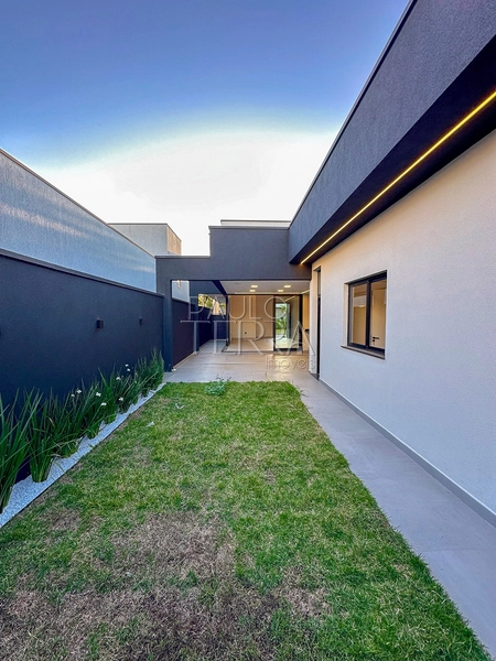 Casa térrea nova à venda no Condomínio Ouroville em Taubaté | 3 suítes, escritório, área gourmet e quintal preparado para piscina.: 11ª foto da galeria de imagens do imóvel