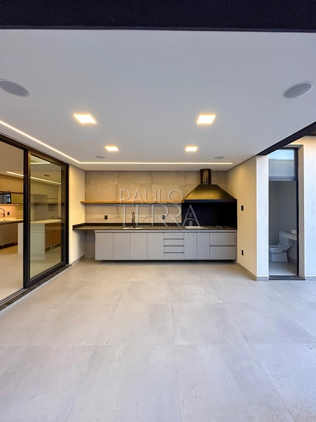 Casa térrea nova à venda no Condomínio Ouroville em Taubaté | 3 suítes, escritório, área gourmet e quintal preparado para piscina.: 15ª foto da galeria de imagens do imóvel