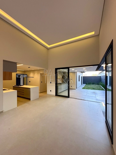 Casa térrea nova à venda no Condomínio Ouroville em Taubaté | 3 suítes, escritório, área gourmet e quintal preparado para piscina.: 4ª foto da galeria de imagens do imóvel