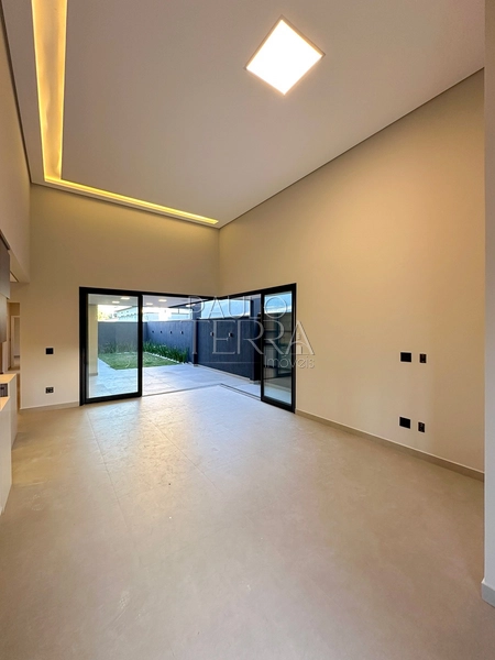 Casa térrea nova à venda no Condomínio Ouroville em Taubaté | 3 suítes, escritório, área gourmet e quintal preparado para piscina.: 3ª foto da galeria de imagens do imóvel