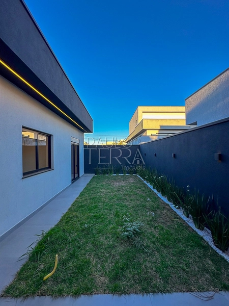 Casa térrea nova à venda no Condomínio Ouroville em Taubaté | 3 suítes, escritório, área gourmet e quintal preparado para piscina.: 10ª foto da galeria de imagens do imóvel